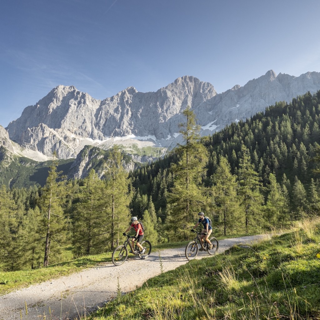 Mountainbiken im Almengebiet Dachstein © Schladming-Dachstein | Lorenz Masser